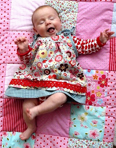 Baby-Kleid Schnittmuster farbenmix Zwergenverpackung Schnittmuster Baby Kleid, farbenmix