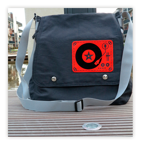 Messenger Bag für Uni, Schule oder Arbeit nähen - Schnittmuster von farbenmix Bube