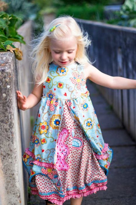 Prinzessinnenkleid nähen mit Schnittmustern Ebook und Papier von Farbenmix 