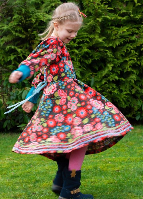 Folklore Kleid für Kinder nähen 